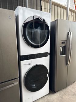 Single Unit Front Load LG WashTower™ with Center Control™ 4.5 cu. ft. Washer and 7.4 cu. ft. Electric Dryer