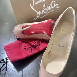 Christian Louboutin Nude Pumps