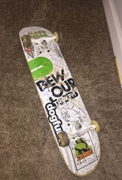 Skateboard for sale ! Has signatures from pro skateboarders