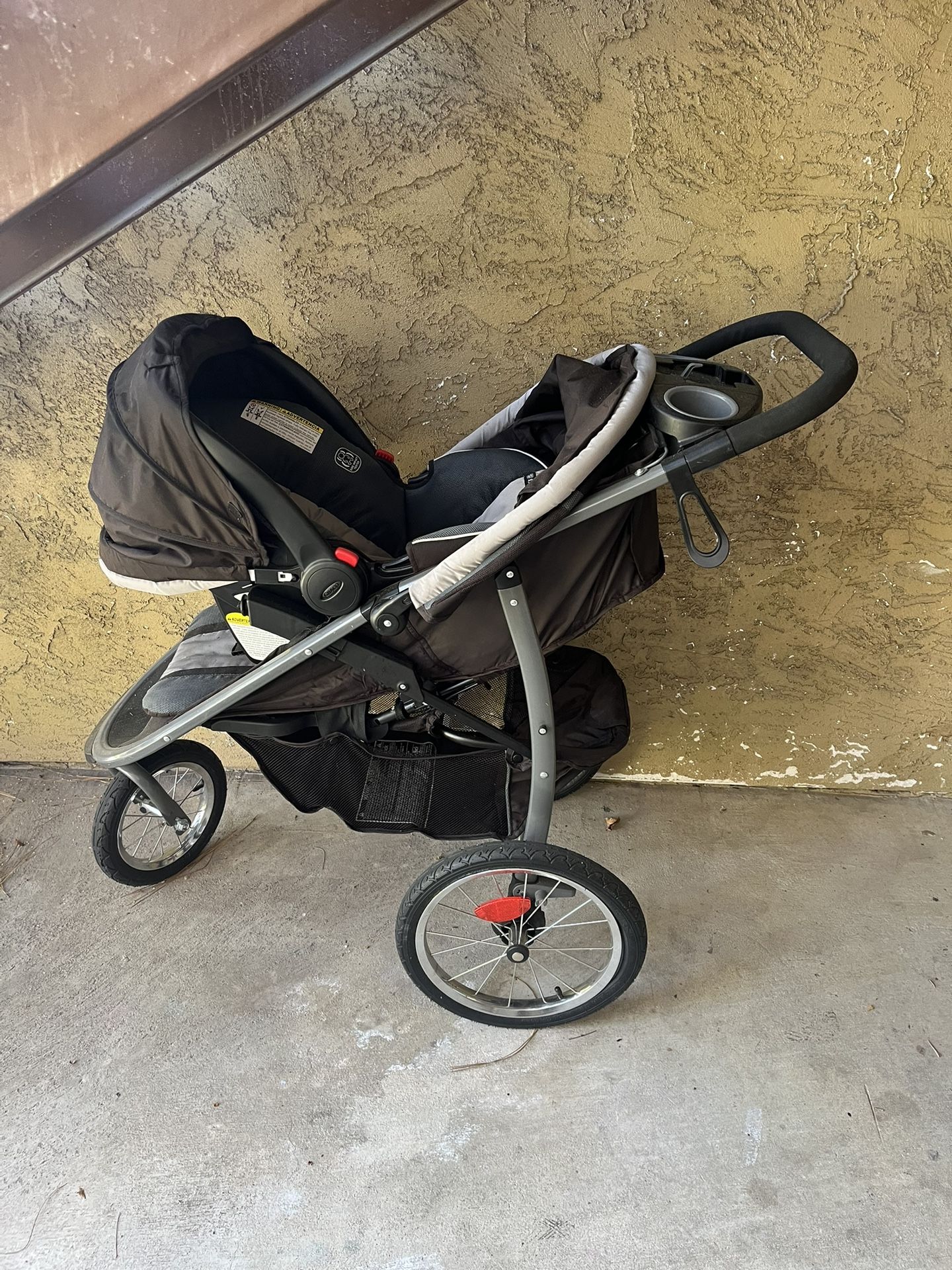 Graco Fast Action Jogging Stroller