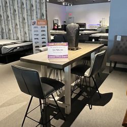 Table And 4 Barstools 