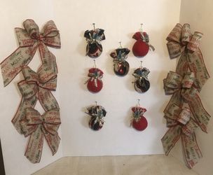 Christmas ornaments and bows set 1