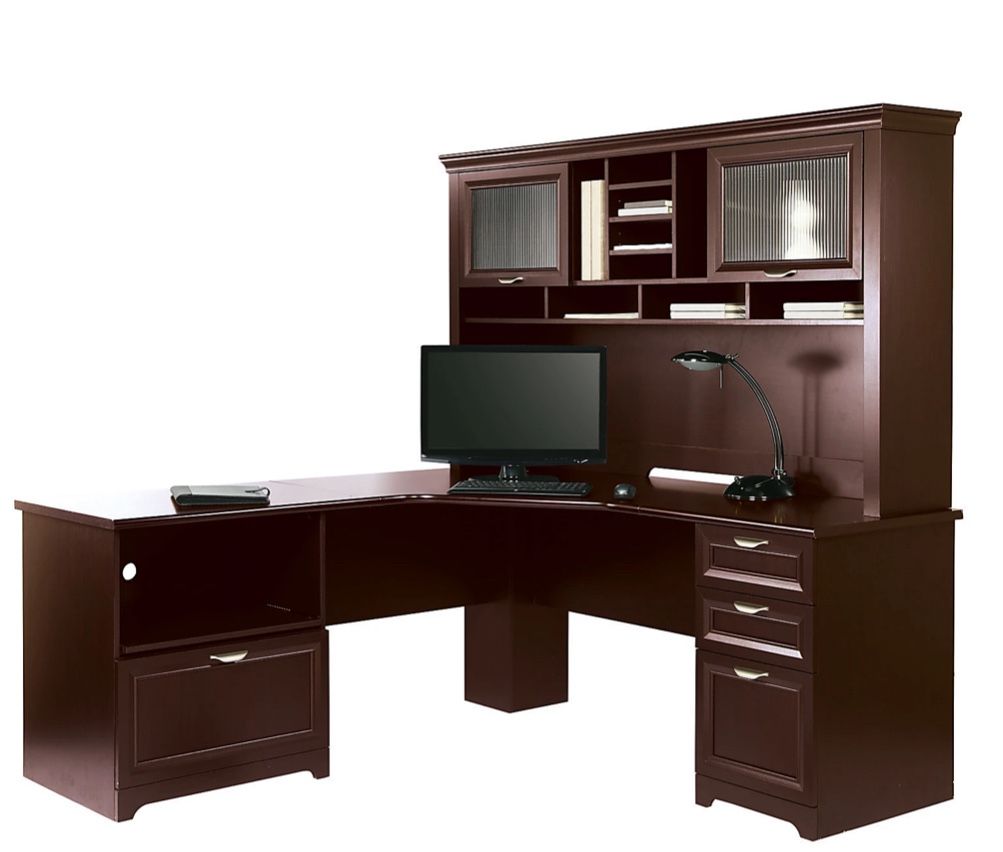 L-Shape Desk With Hutch!!