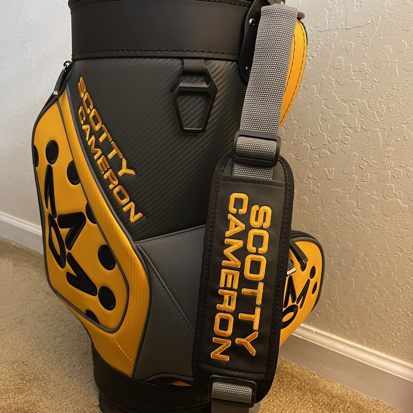Scotty Cameron Club Cameron Limited Den Caddy for Sale in Columbia