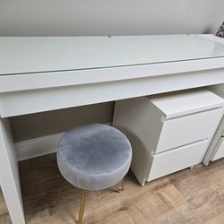 Ikea Make Up Desk With Chair