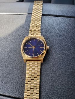 Watch (Nixon)