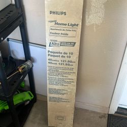 Phillips Fluorescent Lights 48” 