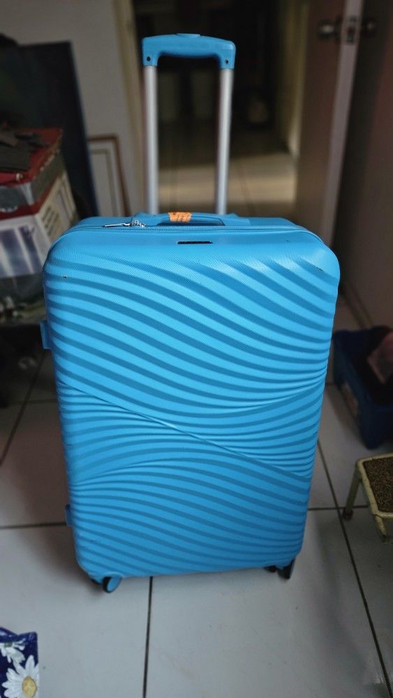 Suitcase Hard Plastic TAHARI Blue 28in Hardside Spinner 28"x19"x12" missing one wheel