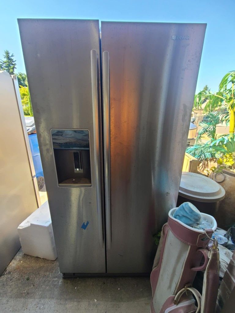 Refrigerator
