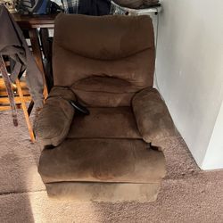 2 Recliners 