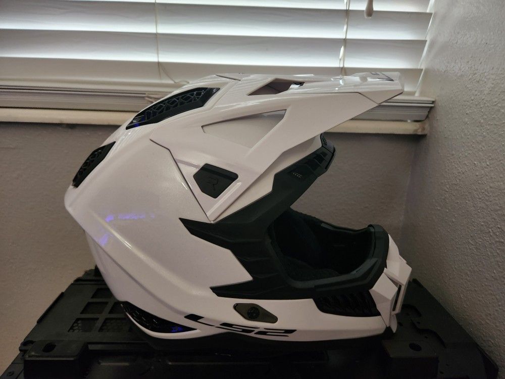 LS2 Dirt bike helmet medium