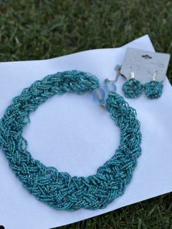 Vintage Turquoise And Silver Tone Seed Bead Woven Bid Collar Necklace