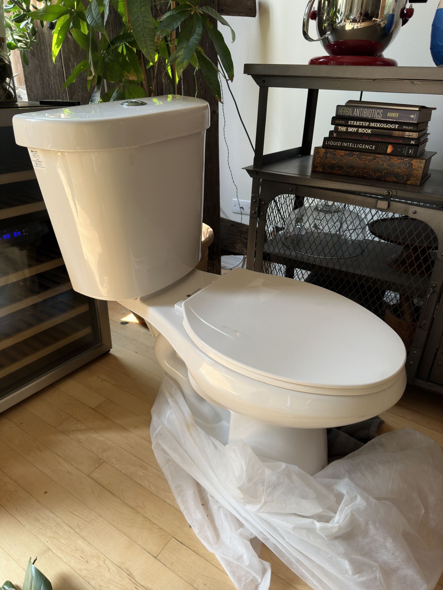 Glacier Bay Toilet for Sale in Chicago, IL OfferUp