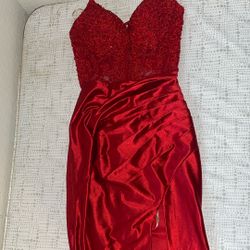 Red Dress Size 4 Brand New Never Worn Pick Up Now 40$