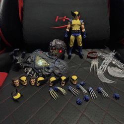 Mezco Wolverine READ