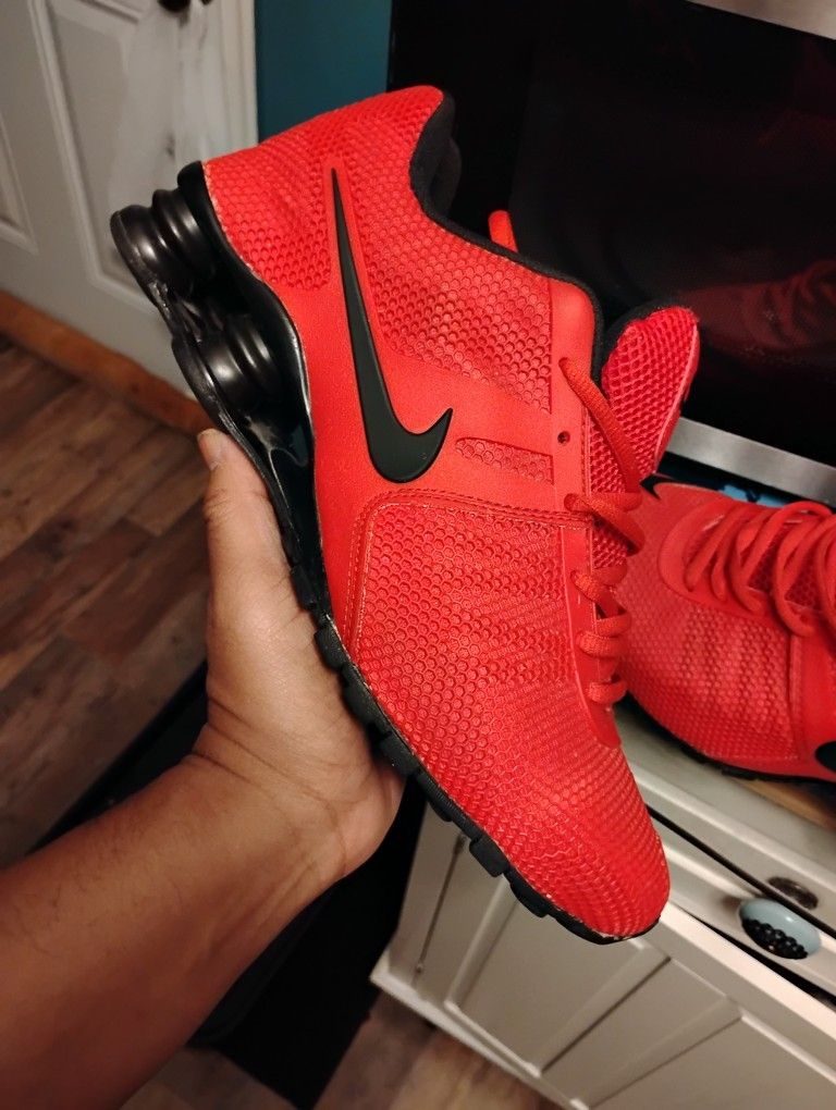NIKE SHOX SIZE 1O