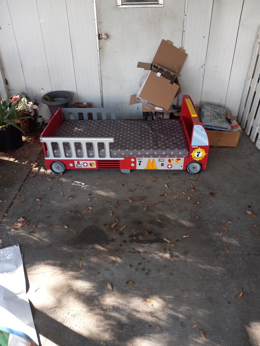 Kids Fire Truck Bed