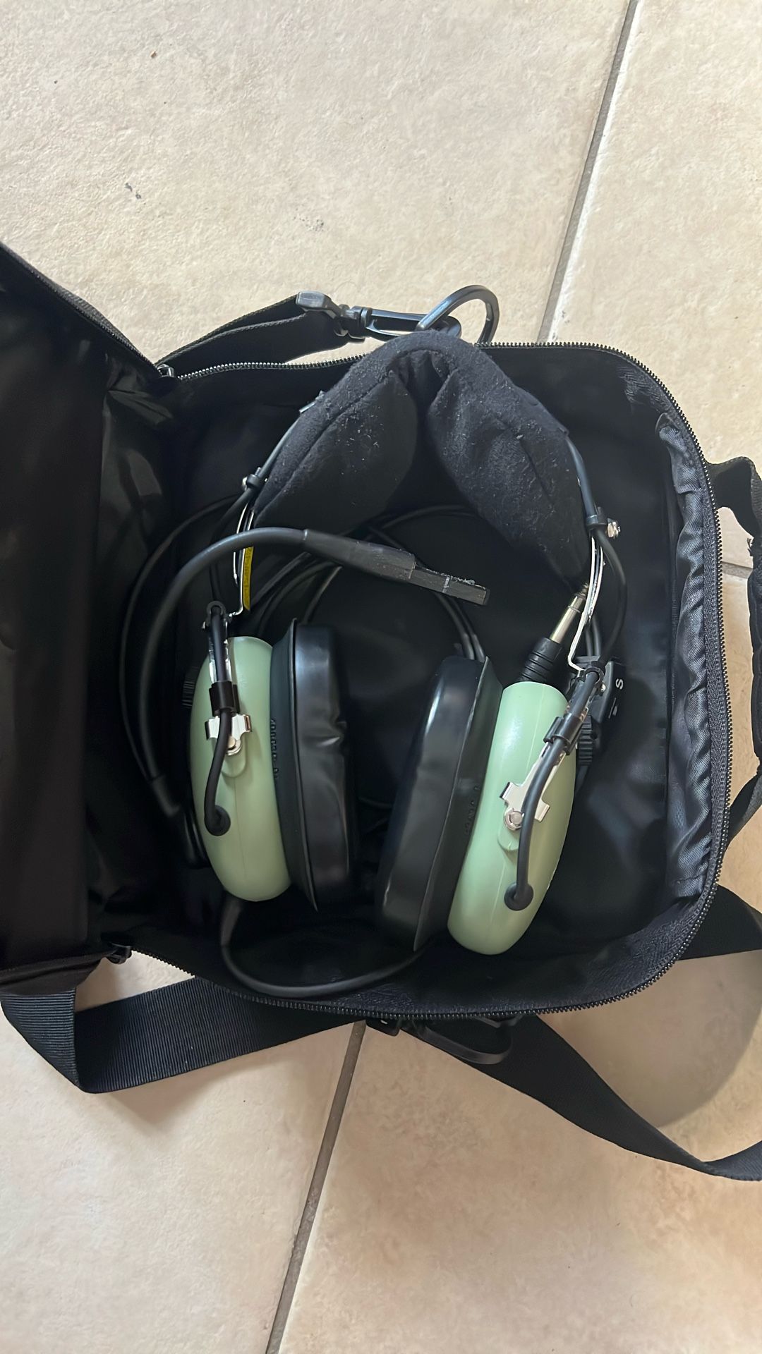 Like New David Clark Airplane Headset