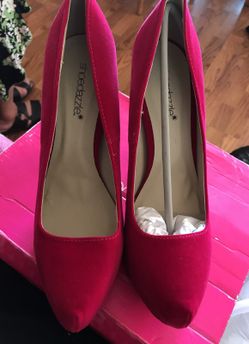 Hot pink brand new heels 👠