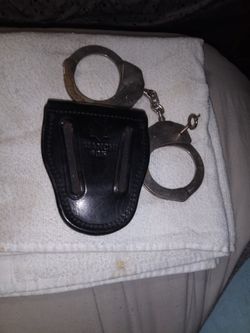 🇺🇸"Leather Holster With Handcuffs & Key."