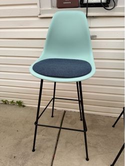 Eames stool with seat pad
