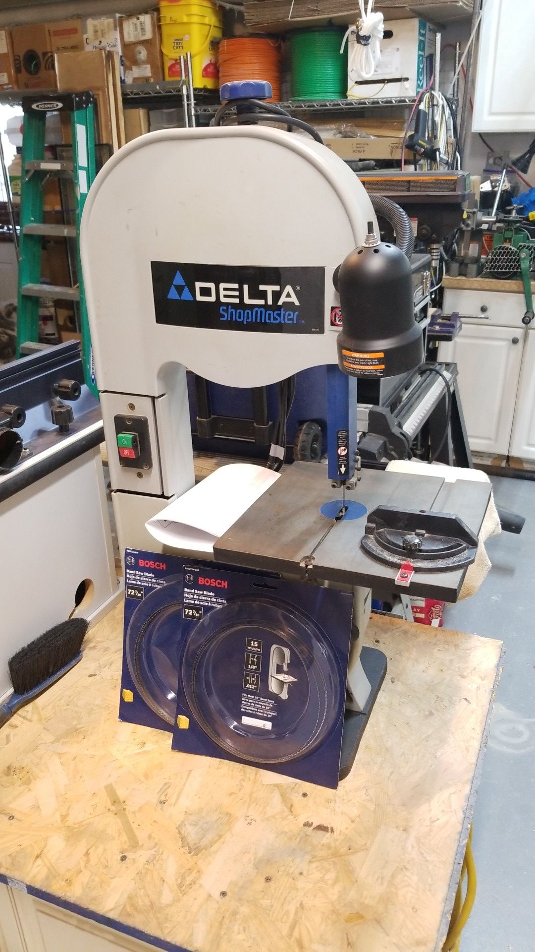 Delta Shopmaster 10 inch band saw bs150ls, 2 extra blades and miter for Sale in Glassboro, NJ