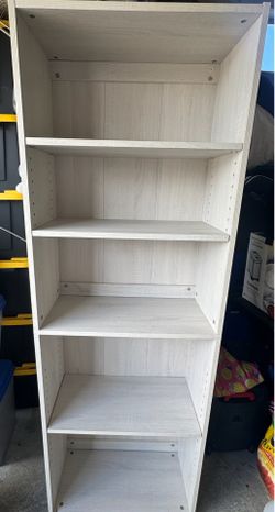Bookshelf / Adjustable Shelves