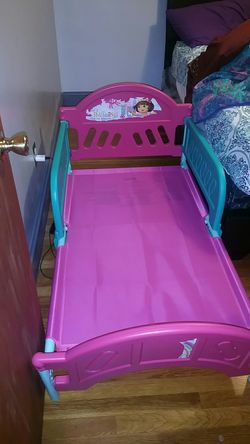 Toddler bed