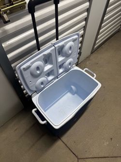 Rubbermaid cooler