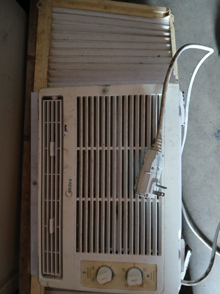 AC Window Unit 
