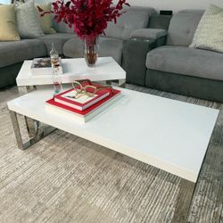 Coffee Table Set.  2 Pieces (Mesas  de Centro - 2 Piezas) 