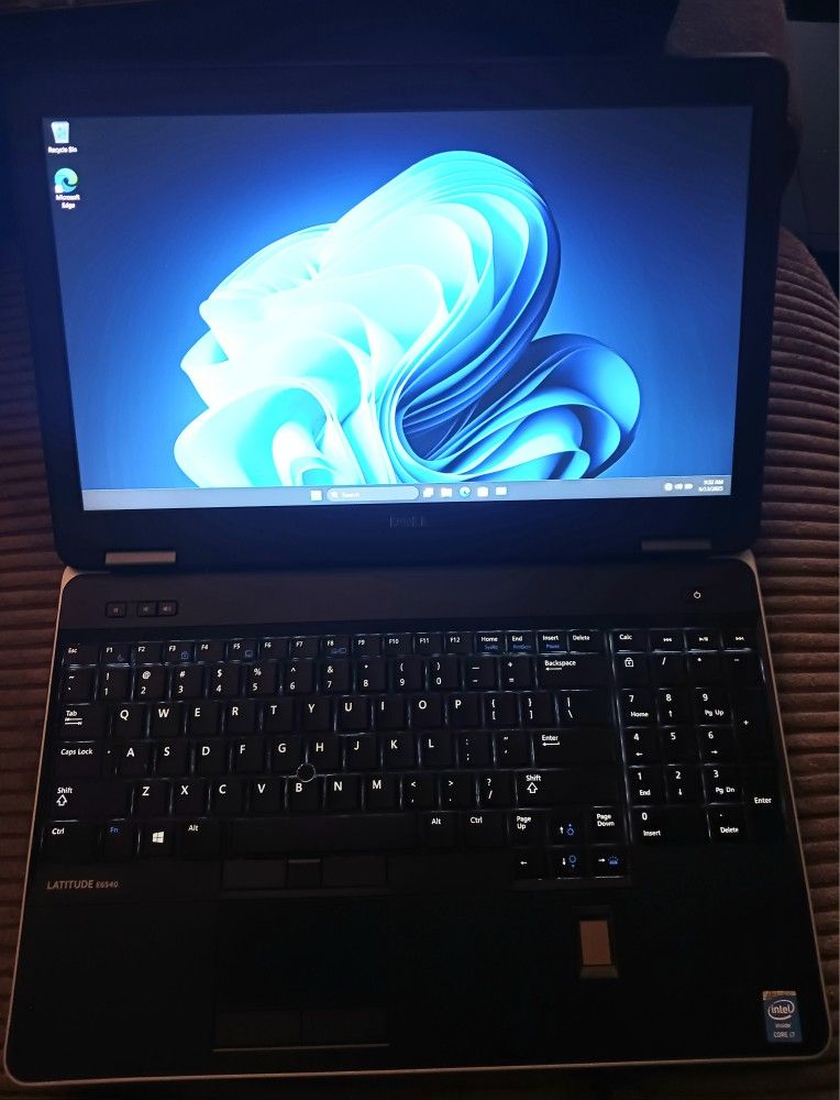Dell Latitude 16 Inch Laptop Intel Core i7 16 GB RAM 256 GB SSD Webcam 1080P LCD ATI Radeon Graphics Windows 11 Professional OS
