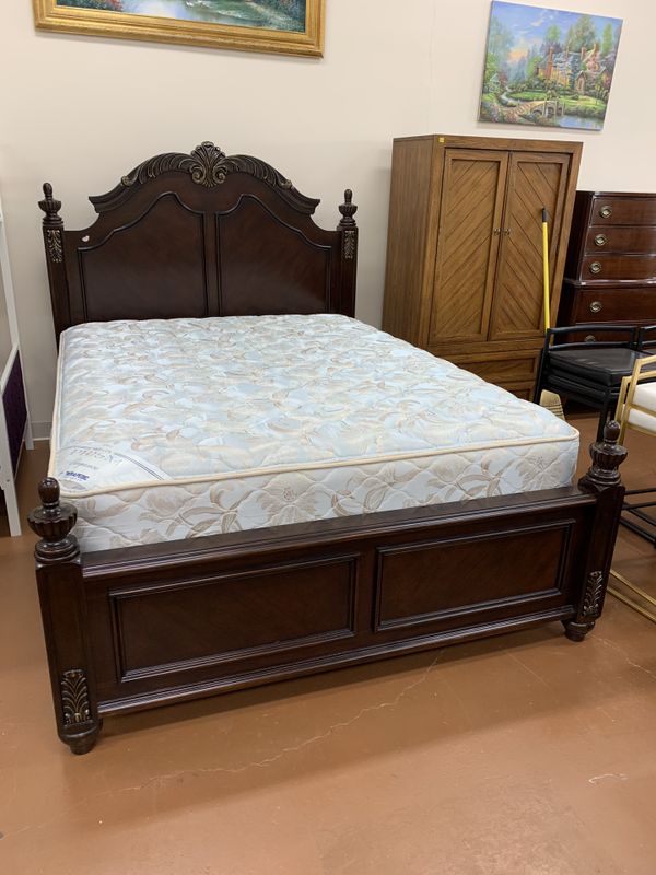 Queen Bed Frame With Mattress Boxspring For In Chicago Il Open In The Appcontinue To Mobile Website