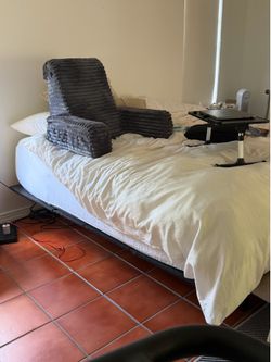 Mattress king and also bed base that moves bed to an incline