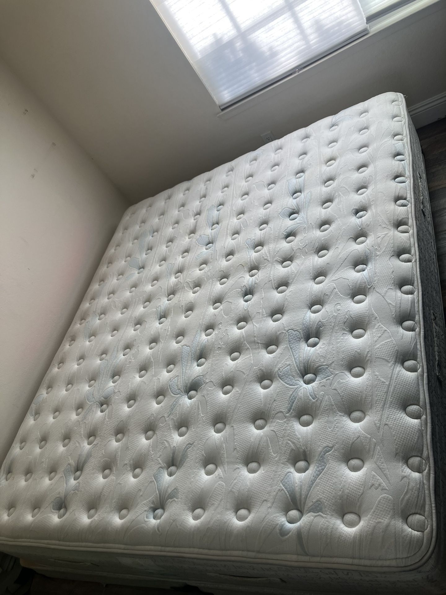 RV King Mattress