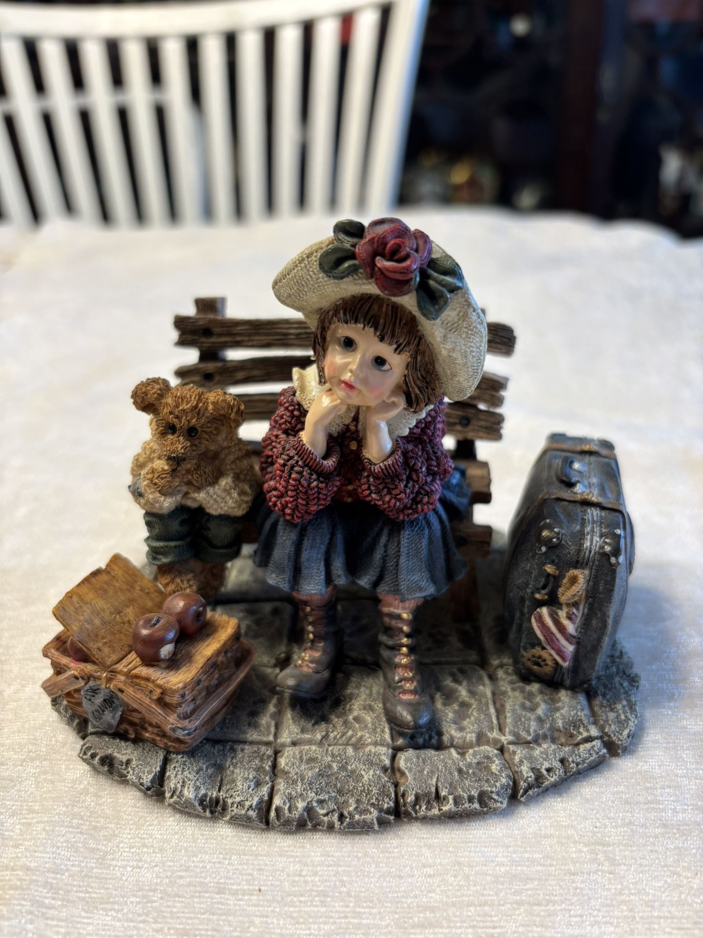 Yesterday’s Child Wait’s For Grandma Figures No 1E/1112