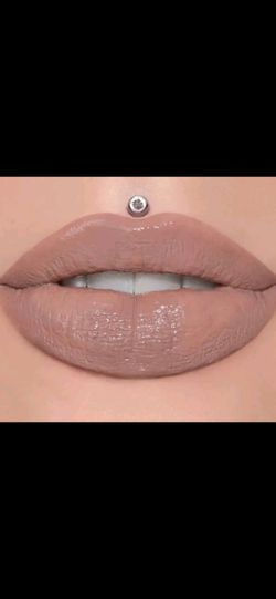 Jeffree Star Celebrity Skin Gloss