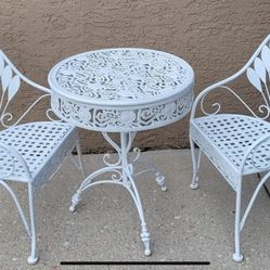 Beautiful Mid Century Victorian 3 Peice Patio Set In White