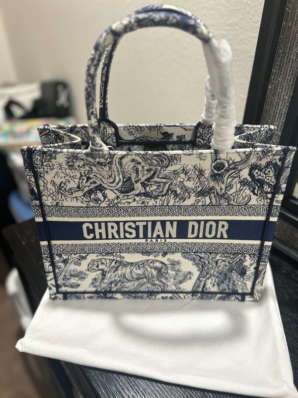 Dior Purse Big Bag Dior Purse 🆕👜 New 399$