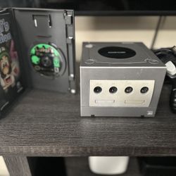 GameCube DOL-001 