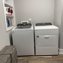 Like New Washer And Dryer 