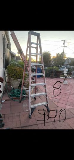 Excellent Condition 8ft and more sizes available Fiberglass ladders
