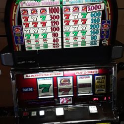 Double Hot Peppers Slot Machine By IGT 