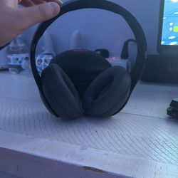 It Has a Cut