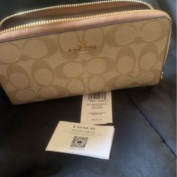 Women’s Coach Wallet Brand New 