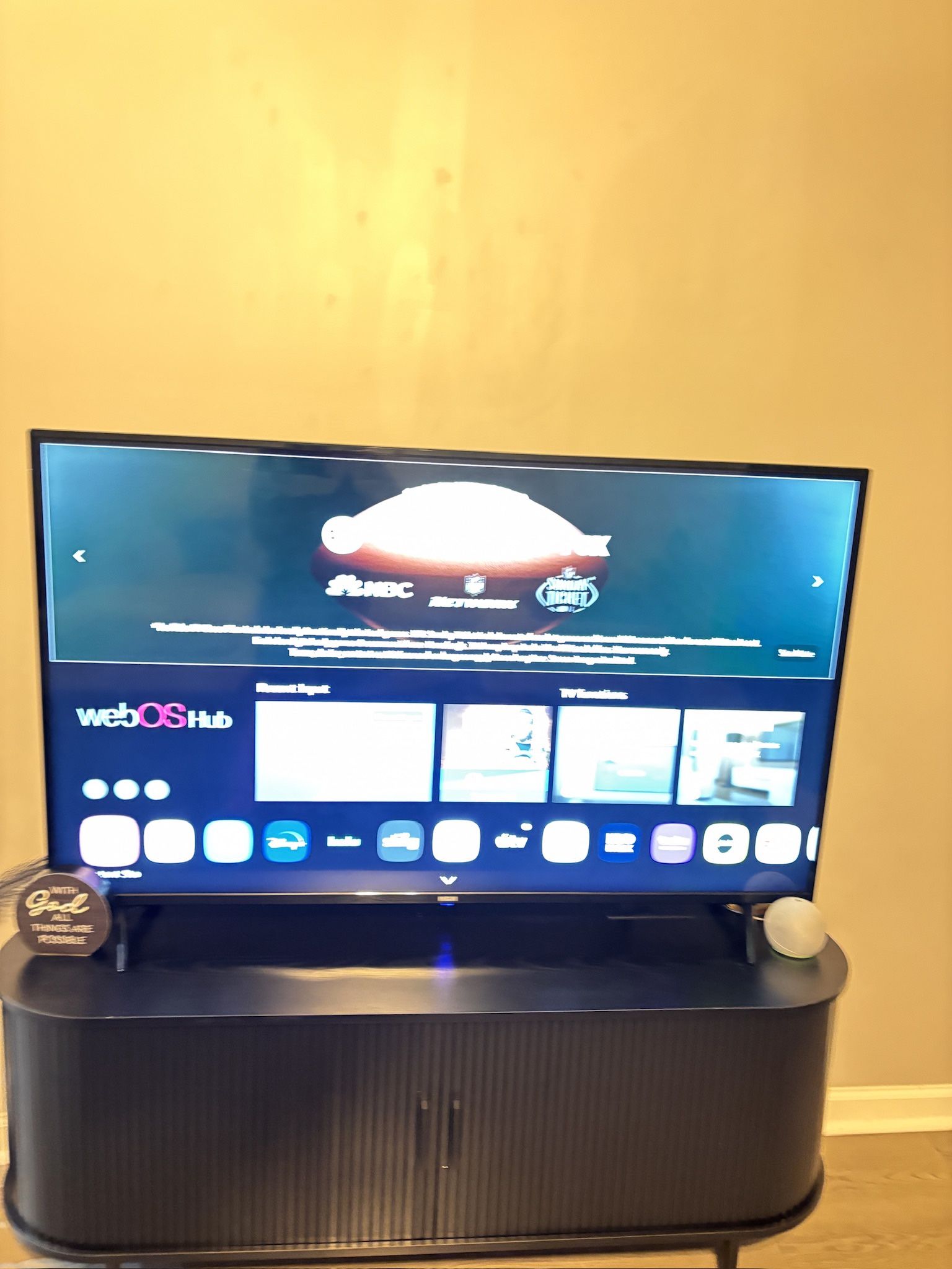 RCA 58 inch 4K 2160P UHD HDR10 Smart Television