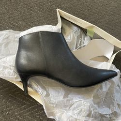 Brand New Woman’s Shoes