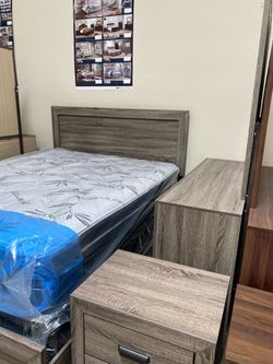Queen Pillow Top à bamboo Mattress New Sealed pick up can deliver