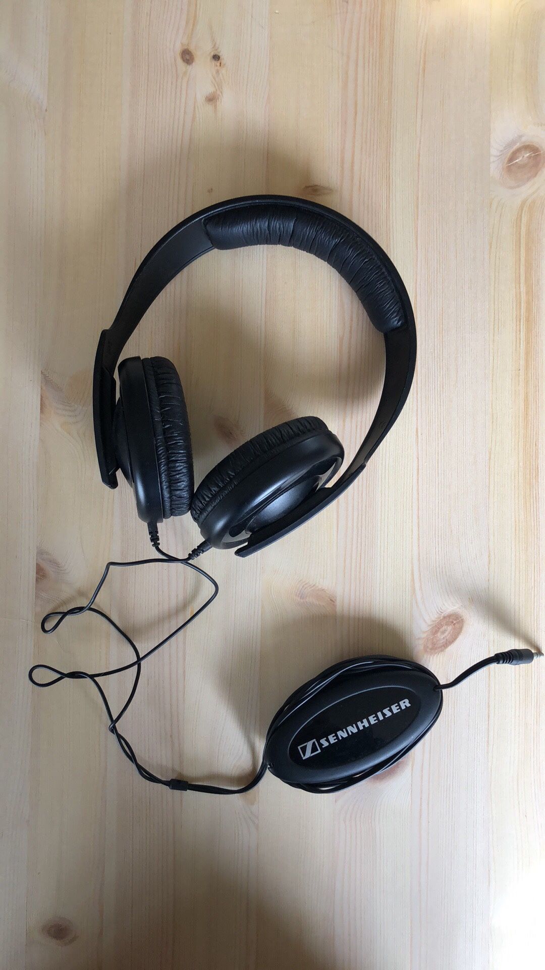 Sennheiser HD 202 Noise Cancelling Headphones