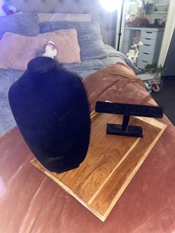 Necklace/bracket Display 